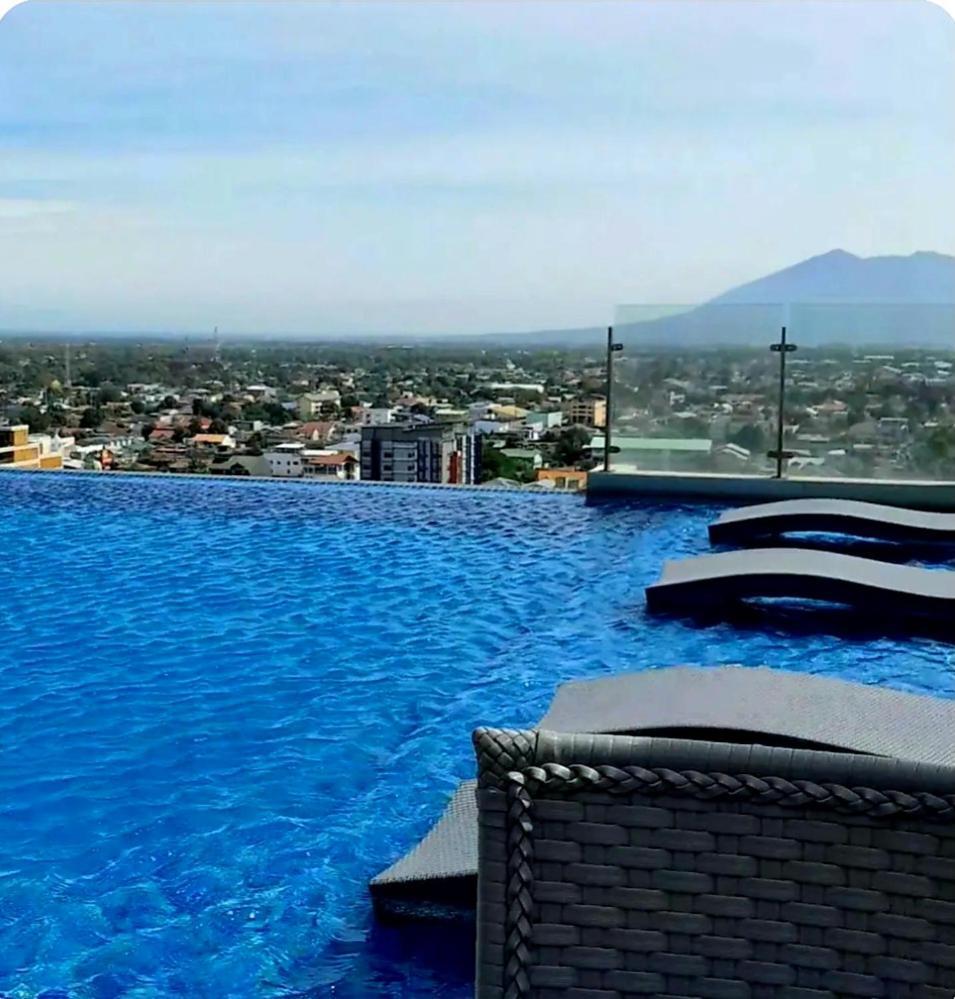 One Euphoria Prime Suite Hotel Angeles Exterior photo