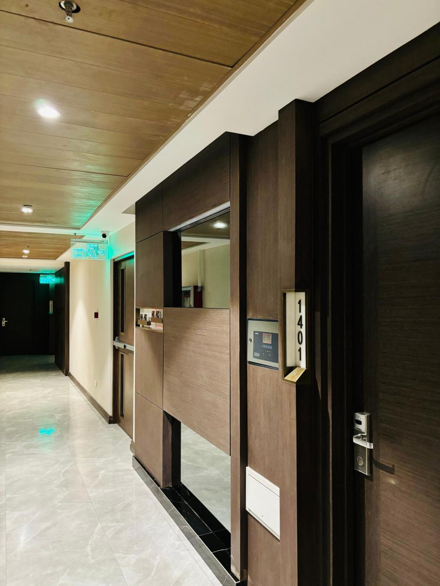 One Euphoria Prime Suite Hotel Angeles Exterior photo